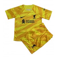 Camiseta Liverpool Portero Primera Equipación Replica 2023-24 para niños mangas cortas (+ Pantalones cortos)